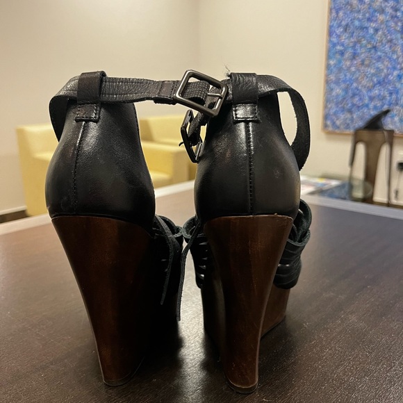 NWOT SCHUTZ Brown Leather Wedge Sandals Sz 7 - Picture 4 of 8